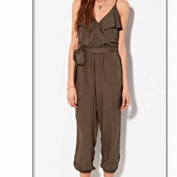 American Eagle Outfitters Army Green Jumpsuit MEDIUM - Picture 6 of 9